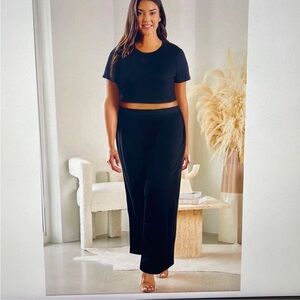 Wide leg knit pants with pockets and matching cropped t-shirt set in black Sz 3x